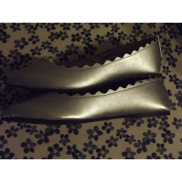 Nicole Miller Shoes 6M Silver Metallic Pointed Toe Parametta Flats 6 rubber heel - Picture 7 of 10